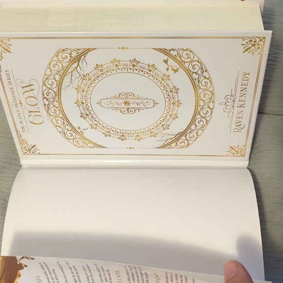 Raven Kennedy Glow Hardback - Picture 3 of 3